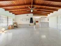 House 1641385442