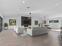 House 1646423696