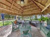 House 1904794868