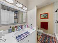 House 1904795009