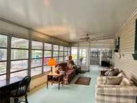 House 1924903642