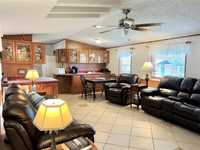 House 1924903627