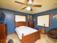 House 1807734558