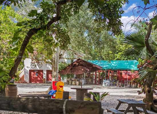 23175 SW Naranja Rd (147 AV), Miami, convenience store,  sold, Real Estate Brokerage