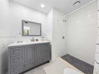 House 1726447699