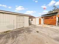 House 1726447721