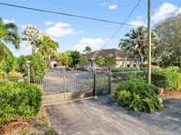 House 1726447757