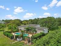 House 1711833857