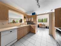 House 1733728036