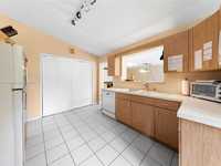 House 1733728042