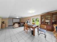 House 1733728044