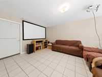 House 1733728095