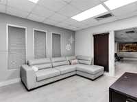 House 1738723779