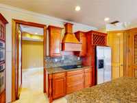 House 1835180579
