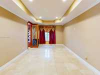 House 1835180623