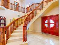 House 1835180626