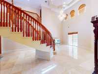 House 1835180631
