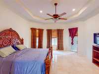 House 1835180634