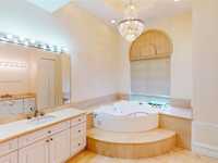House 1835180639