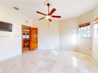 House 1835180670