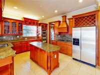 House 1835180571