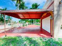 House 1835180757