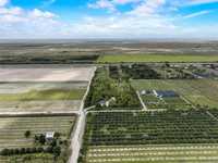 House 1982517825