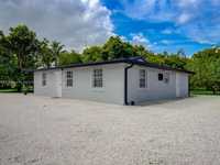 House 1982517576