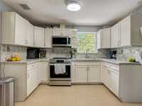 House 1982594432