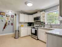 House 1982594434