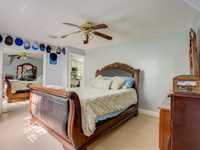 House 1982594454