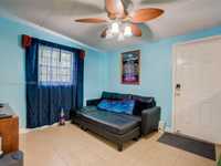 House 1982594420