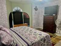 House 1930395768