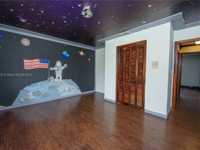 House 1824354328