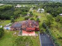 House 1824354570