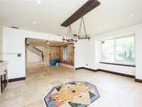 House 1824354035