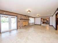 House 1824354037