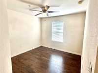 House 1915414922