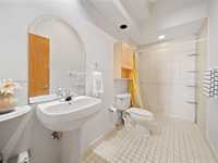 House 1999166579
