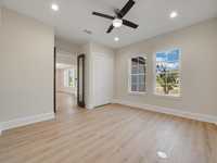 House 1877457471