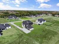 House 1877457497