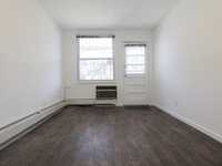 House 1879518070