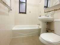 House 1886525731