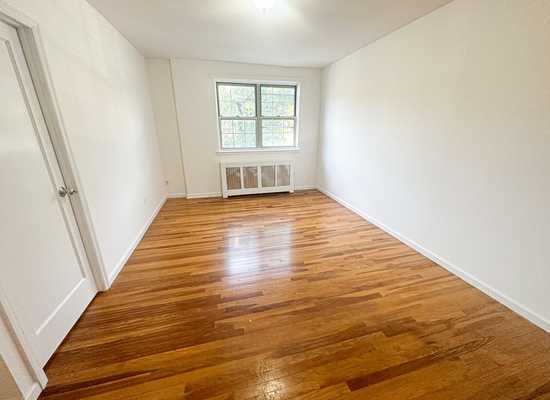 7720 138, Kew Garden Hills, Townhomes,  sold, Showcase Realty