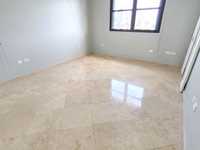 House 1907896504