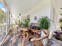 House 1918125922