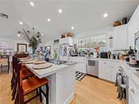 House 1918125943