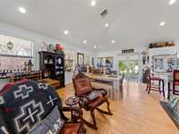 House 1918125952