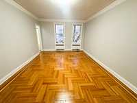 House 1923345660