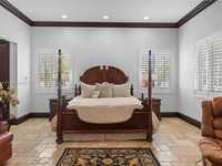 House 1924169710
